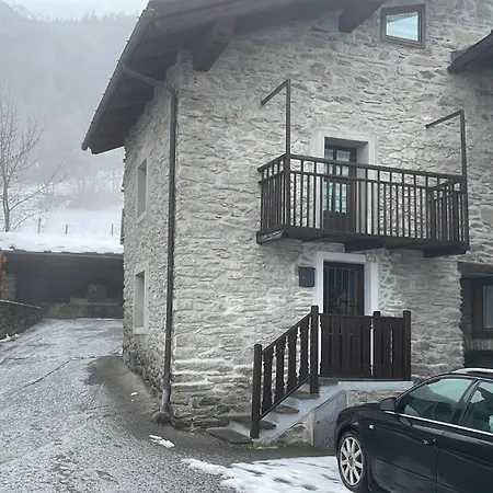 Semesterbostad Petite Maison Du Tirivel *