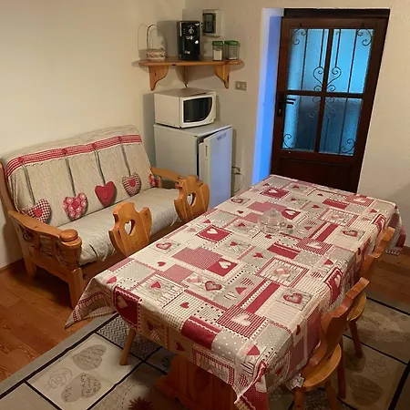 Petite Maison Du Tirivel Hébergement de vacances Morgex